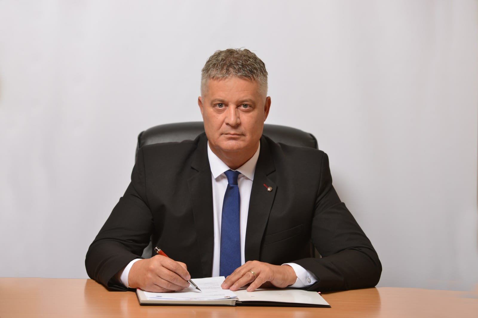 Primarul comunei Axente Sever contestă lista datornicilor publicată de ANAF: „Instituția nu are și nu a avut niciodată datorii”