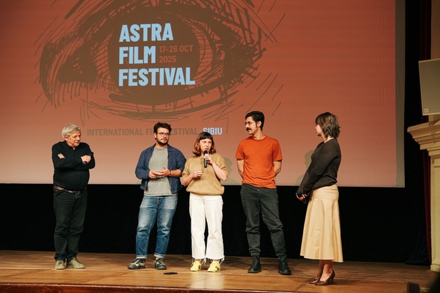 De la bazine de înot în paragină, la vioara lui Caliu: trei momente de vârf despre curaj, comunitate și continuitate, în cea de-a doua zi de Astra Film Festival