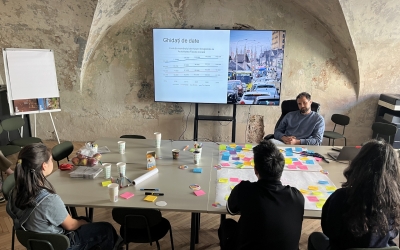 Sibiul gândit de adolescenți. Asociația „De-a Arhitectura” invită publicul la deschiderea expoziției „UrbanUp! TU_Act in Sibiu [teen visions of urban acupuncture]”