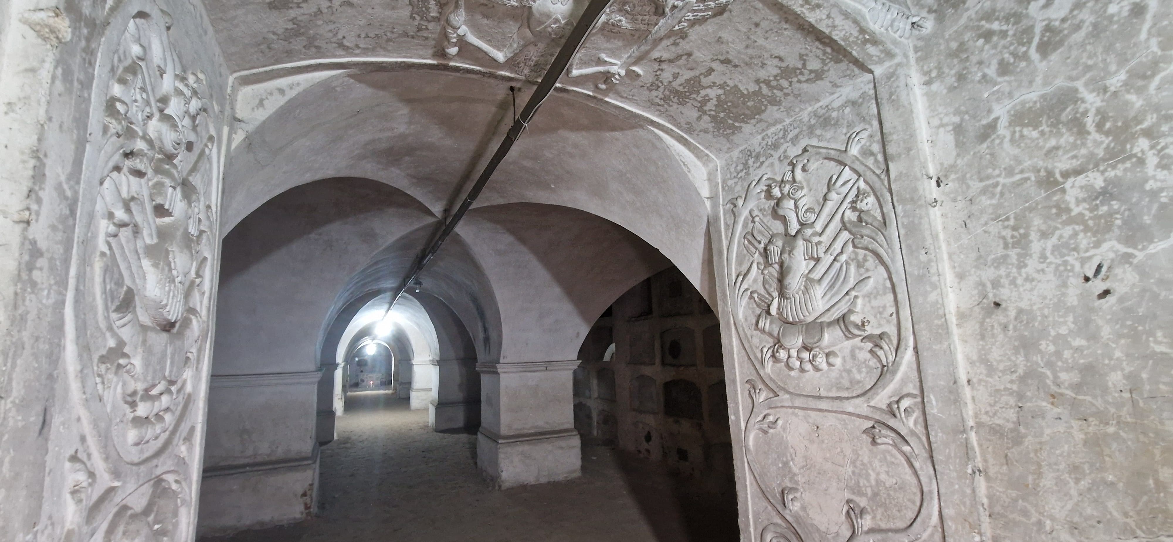 Accesul în catacombele de la Mănăstirea Ursulinelor, doar pe bază de programare şi pentru grupuri organizate