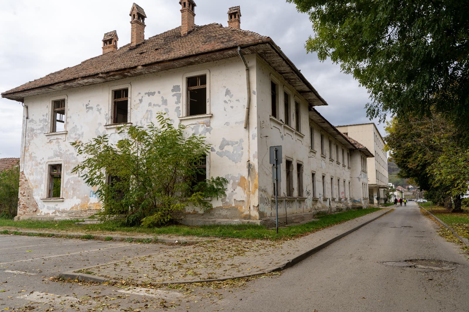 Inspectoratul de Poliție Sibiu ar putea ceda mai multe clădiri Primăriei Mediaș. Primarul Roman îi întreabă pe cetățeni: Ce ați vrea să facem cu ele?