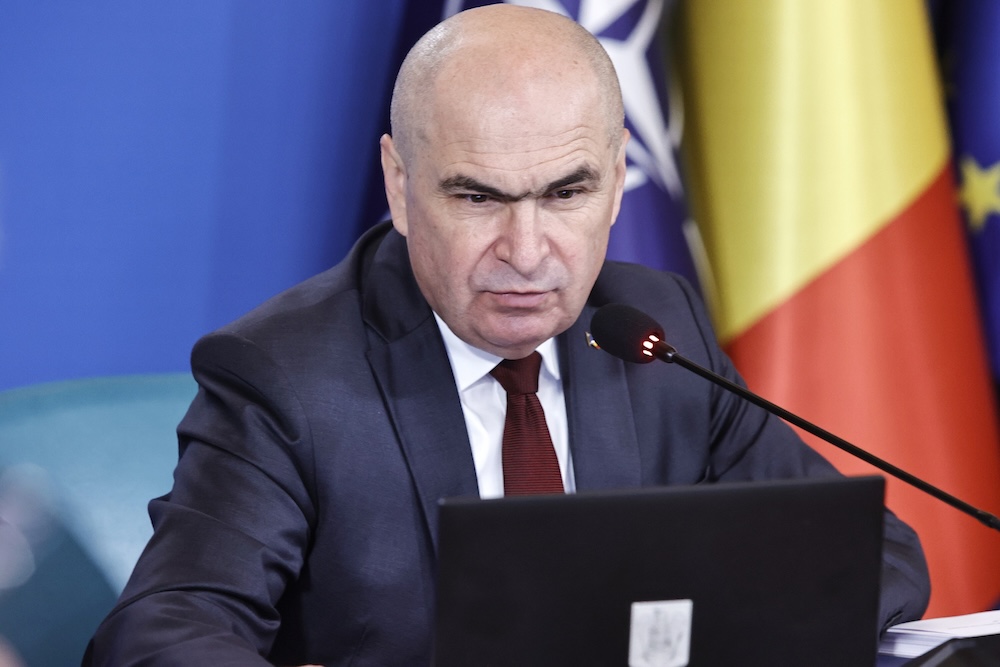 Premierul Bolojan susține că în coaliție s-a căzut de acord ca salariul minim să fie menținut la același nivel