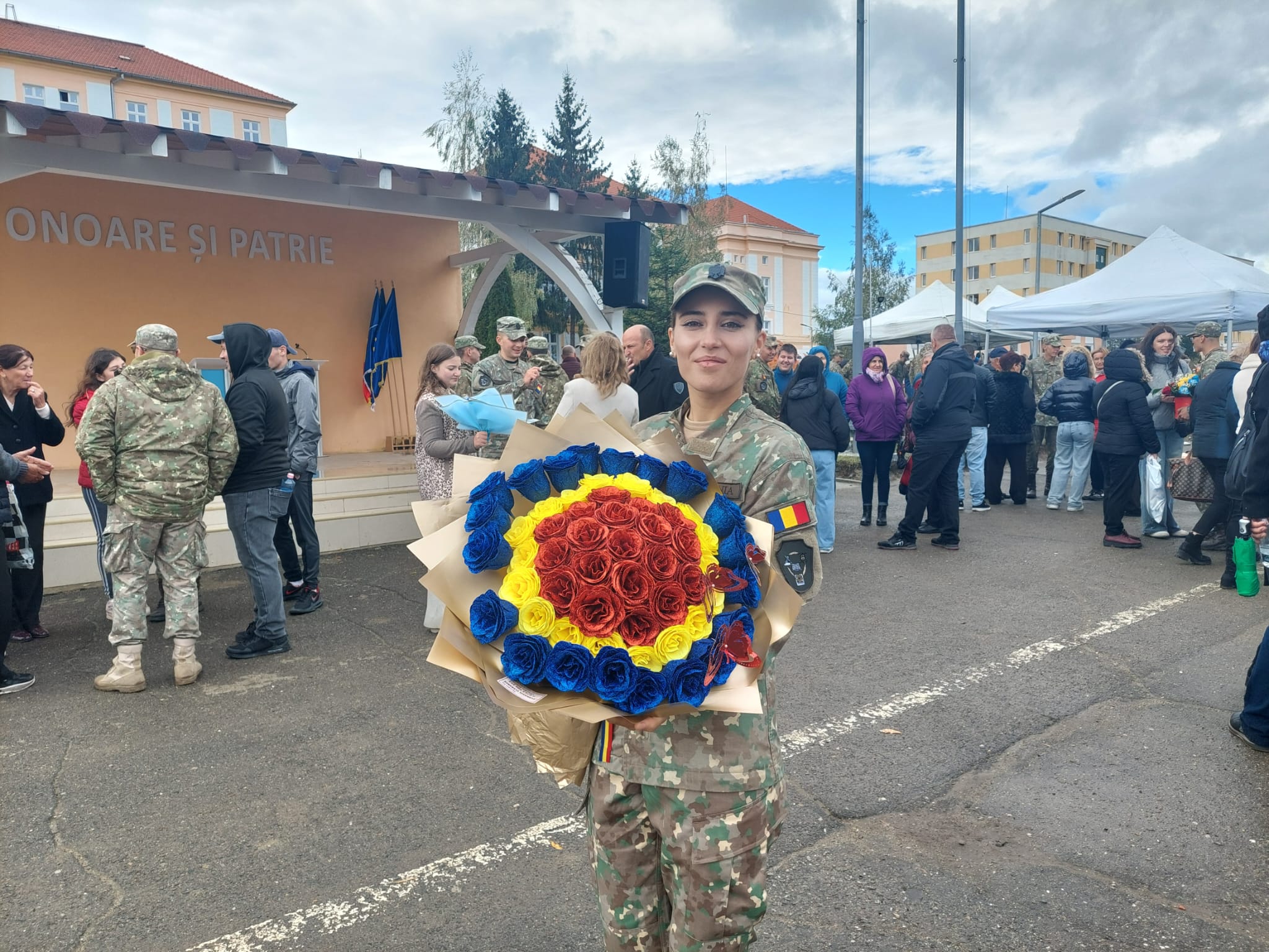 FOTO / VIDEO Elevii de la Școala Militară de Maiștri din Sibiu au depus jurământul față de Patrie: „Te face să simți că îi poți proteja pe cei din jurul tău”