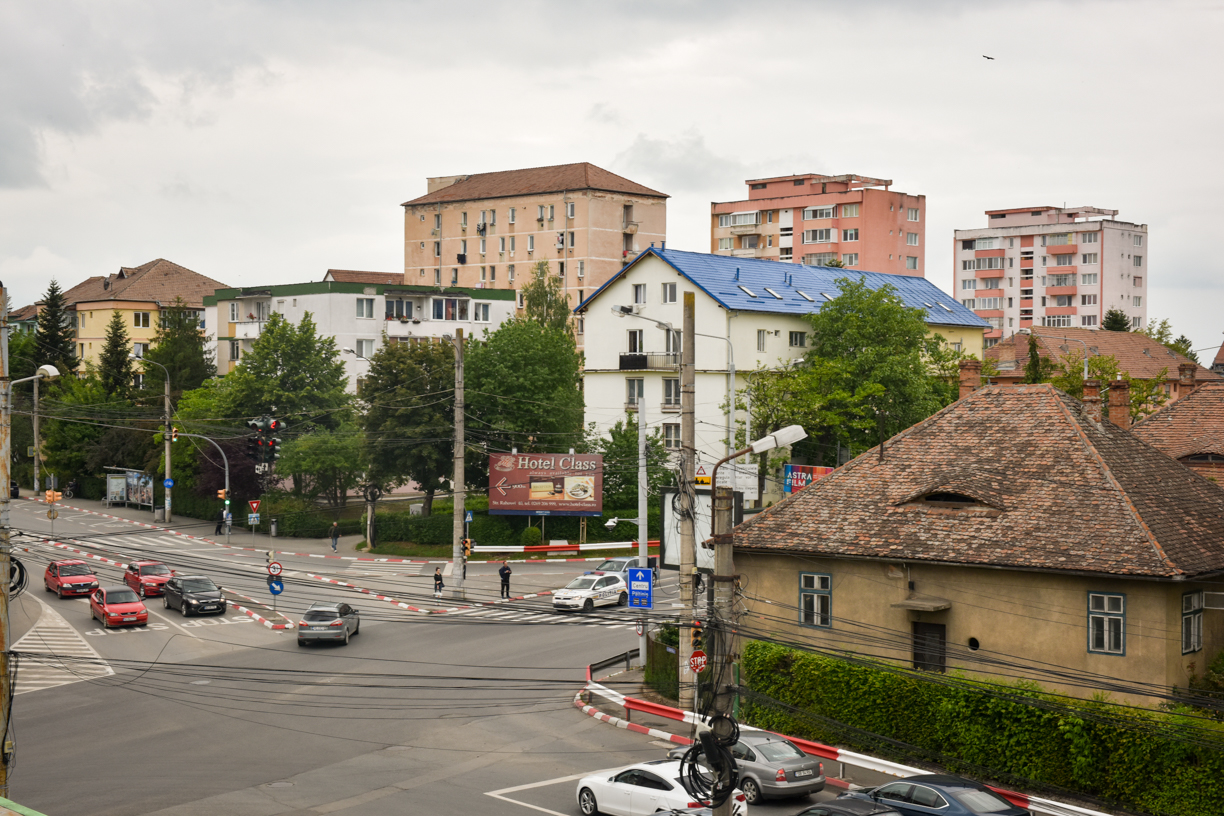 Fântână arteziană și „SIBIU” în litere volumetrice, la intersecția Rahovei - Vasile Milea: „iluminat spectaculos”, „film de apă”, dâmb de pământ ce va simboliza „ochiul Sibiului”