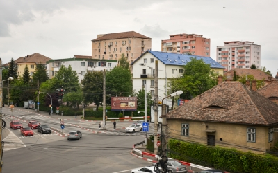Fântână arteziană și „SIBIU” în litere volumetrice, la intersecția Rahovei - Vasile Milea: „iluminat spectaculos”, „film de apă”, dâmb de pământ ce va simboliza „ochiul Sibiului”