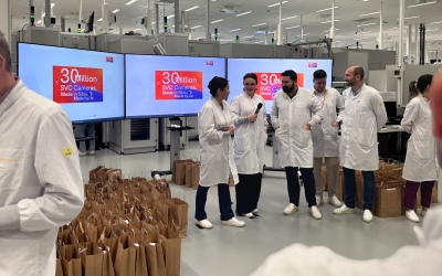 AUMOVIO Sibiu, fostul Continental, a produs 30 de milioane de camere cu vedere panoramică pentru mașini: ”Fiecare camera produsă aici contribuie la drumuri mai sigure”