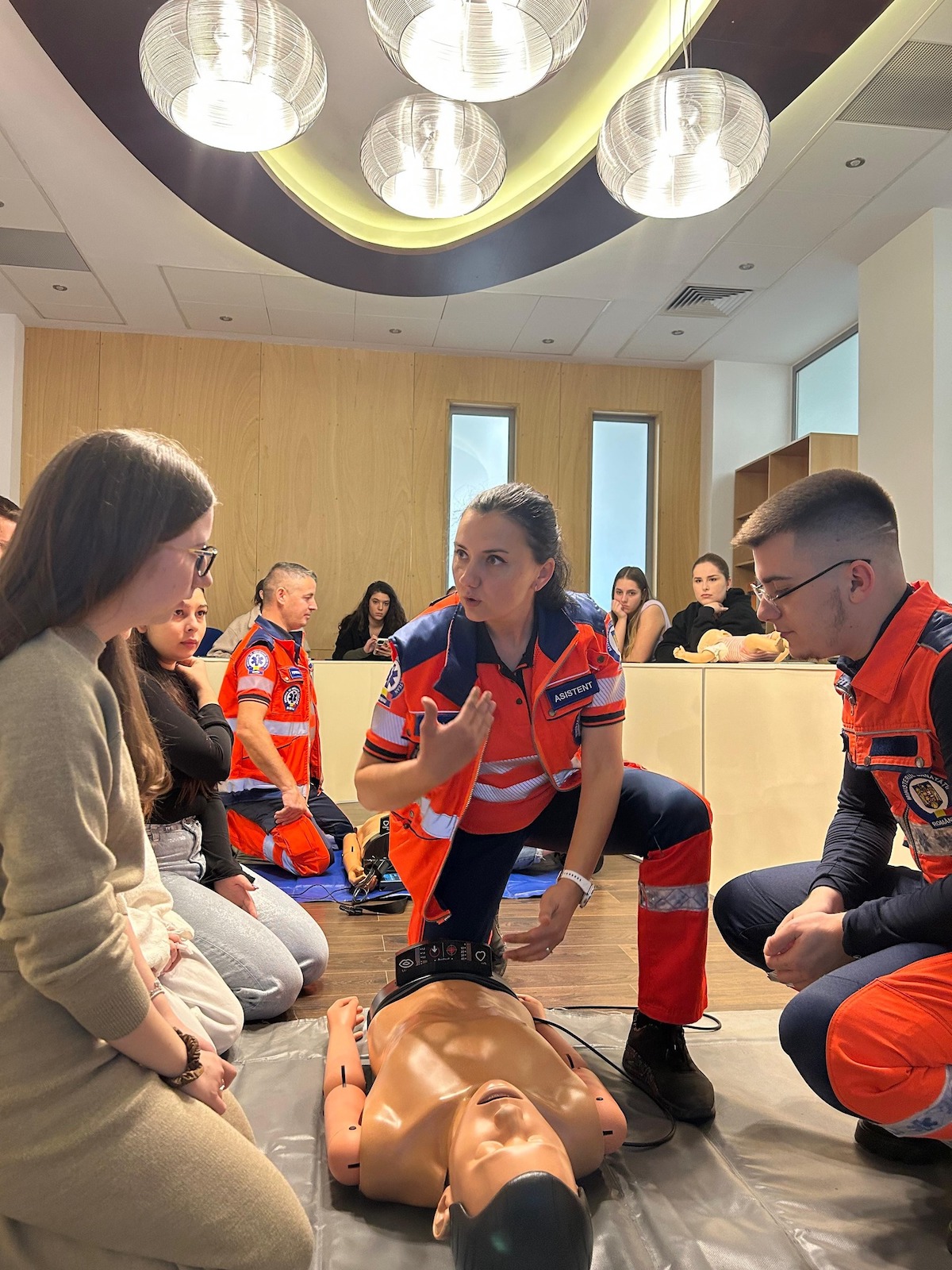 Defibrilatoare instalate în Sibiu printr-un proiect comun ULBS și Serviciul de Ambulanță. Este finanțat prin Maratonul internațional Sibiu