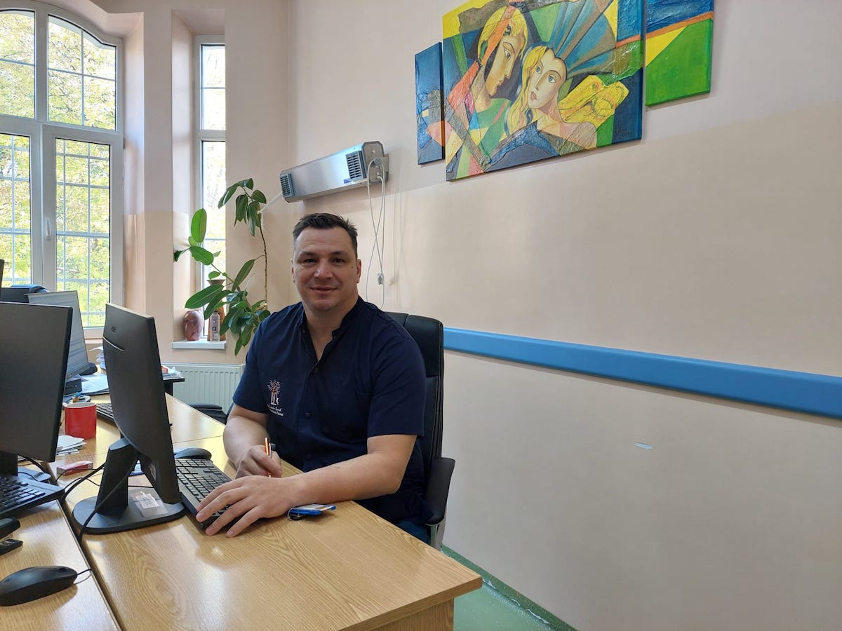 Supraaglomerare în policlinica de ortopedie pediatrică din Sibiu. Dr. Daniel Constantin: „Tratăm nu doar pacienții, ci și frica părinților”