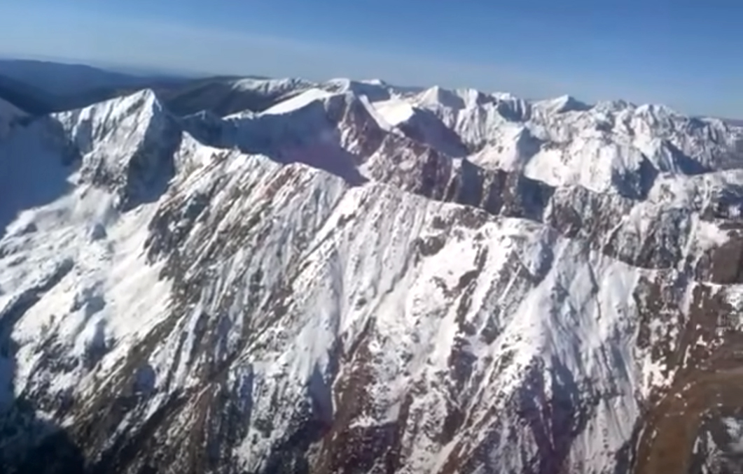 Salvamontiștii argeșeni au recuperat un turist care a plecat spre Moldoveanu „cu ghete în picioare, fără lanternă și complet nepregătit tehnic. În ultimele 10 zile au fost 5 morți în Făgăraș și Piatra Craiului”