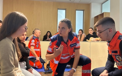 Defibrilatoare instalate în Sibiu printr-un proiect comun ULBS și Serviciul de Ambulanță. Este finanțat prin Maratonul internațional Sibiu