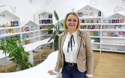 40.000 de lei, viziunea unui director și implicarea a sute de mame au creat un centru de documentare pentru copii în Tălmaciu