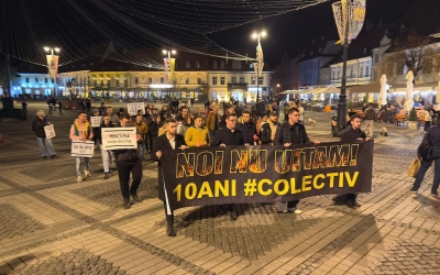 Victimele de la Colectiv, comemorate la Sibiu printr-un marș „mut”:  „Ar trebui, măcar acum, în ultimul moment, să schimbăm ceva”