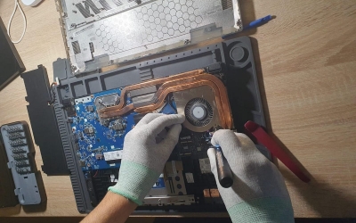 La 19 și 20 de ani, Fabian și Tudor, doi studenți din Sibiu și-au deschis afacere împreună: Împărtășim aceeași pasiune pentru reparații și pentru ideea de a prelungi viața dispozitivelor