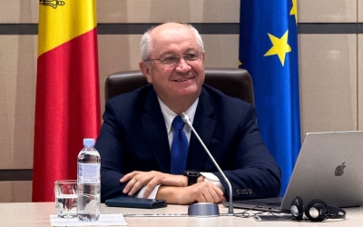 Noul guvern al Republicii Moldova a fost învestit de Parlamentul de la Chișinău. Prim-ministru este Alexandru Munteanu, economist cu trei cetățenii