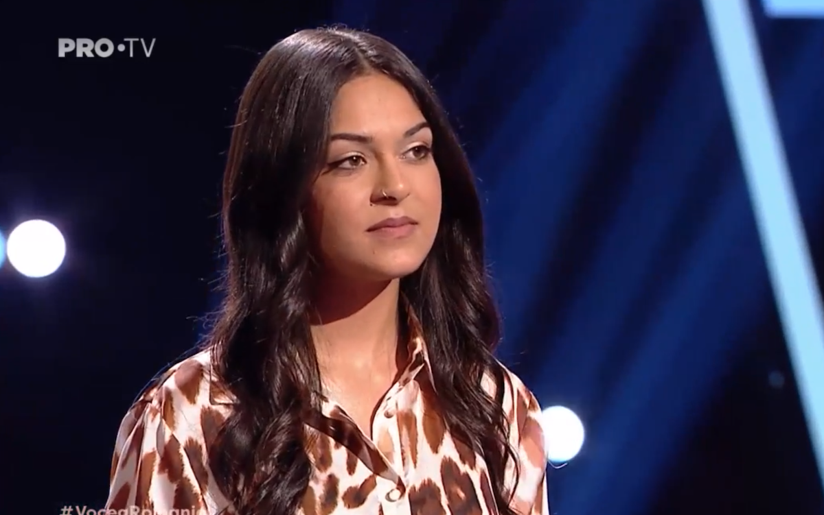 Vocea României: O tânără din Sibiu a întors toate scaunele și a ales echipa lui Tudor Chirilă. „Când ai început să cânți s-a așternut liniștea în platou”