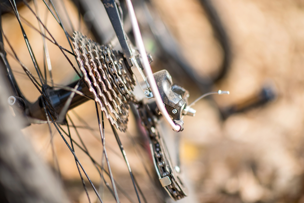 Biciclete furate din Sibiu, găsite la Cugir după ce au fost vândute online. Doi sibieni, reținuți de polițiști