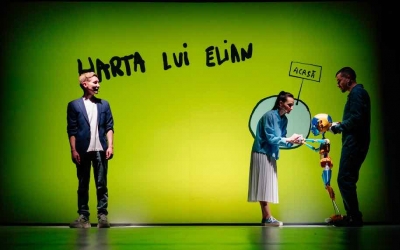 Dincolo de litere: Teatrul „Gong” aduce la Craiova un spectacol despre puterea unicității