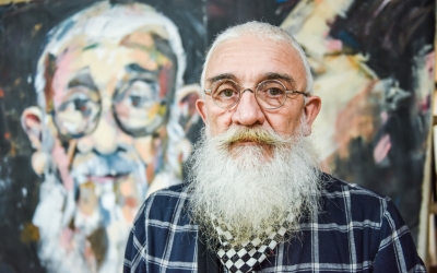 Artistul sibian Niu Herișanu face retrospectiva activității sale: „Am împlinit și eu o vârstă. Vor fi aproximativ 70 de lucrări, cea mai veche e de la 14 ani, iar opt vor fi expuse pentru prima dată”