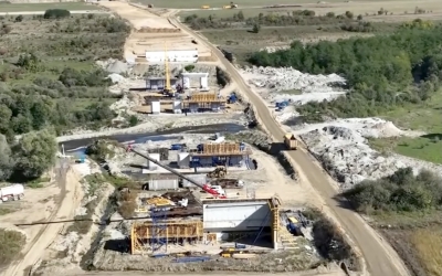 Lucrările pe lotul 3 al autostrăzii Sibiu-Făgăraș au ajuns la 23%: Constructorul turc înaintează rapid cu lucrările