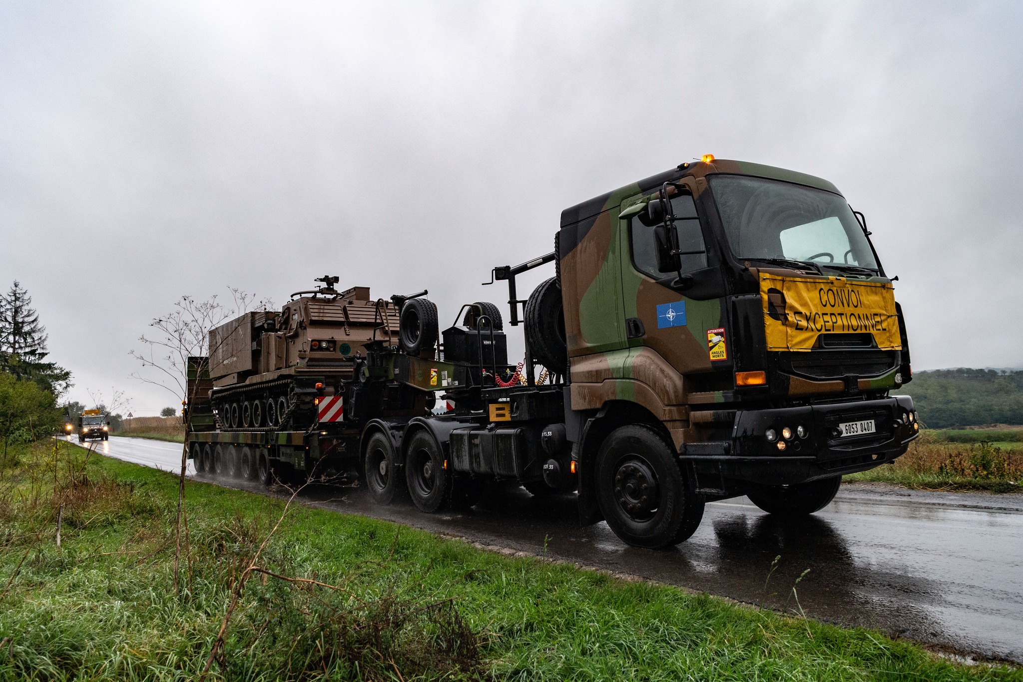 Armata Română: Transporturi militare și de tehnică, pentru exercițiul Dacian Fall 2025. „Pentru limitarea impactului asupra comunităților locale și a traficului rutier, au fost planificate pe timp de noapte”