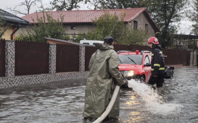 IGSU: 64 de localități și 20 de județe, afectate de vremea rea, manevrele în porturile din județul Constanța au fost oprite
