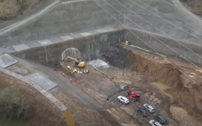 VIDEO Au început lucrările la tunelul Robești, de pe tronsonul 2 Sibiu – Pitești. Va avea aproape un kilometru și e primul din cele 7 care vor fi săpate aici