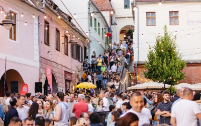 Strada Turnului a devenit un exemplu după ce proprietarii de localuri din zonă s-au asociat. „Este mijlocul unei povești de succes”