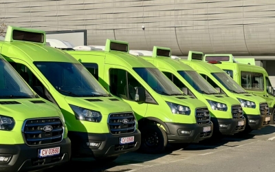 Microbuzele electrice la suprapreț. După un contract reziliat la Sibiu, livrarea a două din 13 microbuze ale Aveuro International întârzie. „Se vor aplica penalitățile contractuale”