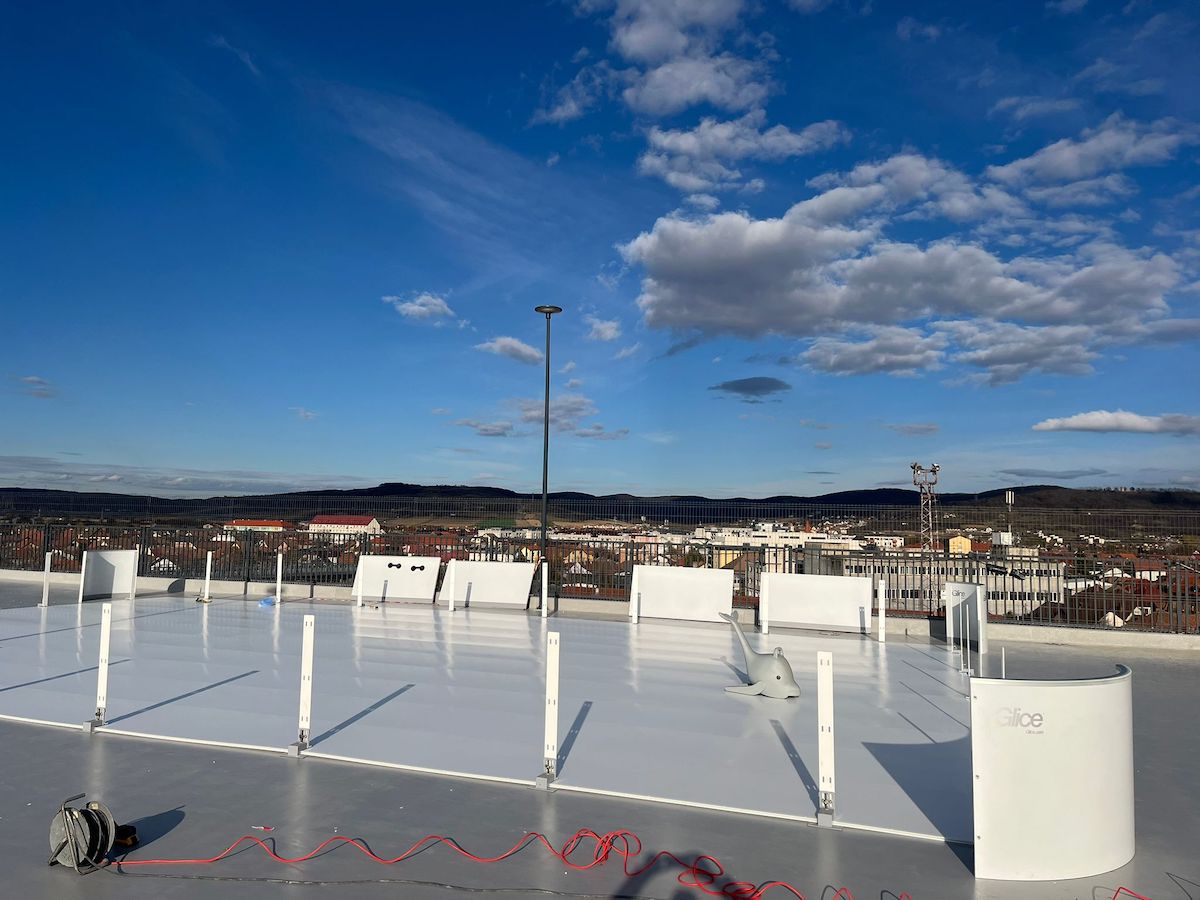 Știrile zilei: patinoar deschis tot timpul anului, turismul în Sibiu e de tip ”touch and go”, scenă biblică descoperită într-un tablou vechi de sute de ani, la Muzeul Brukenthal