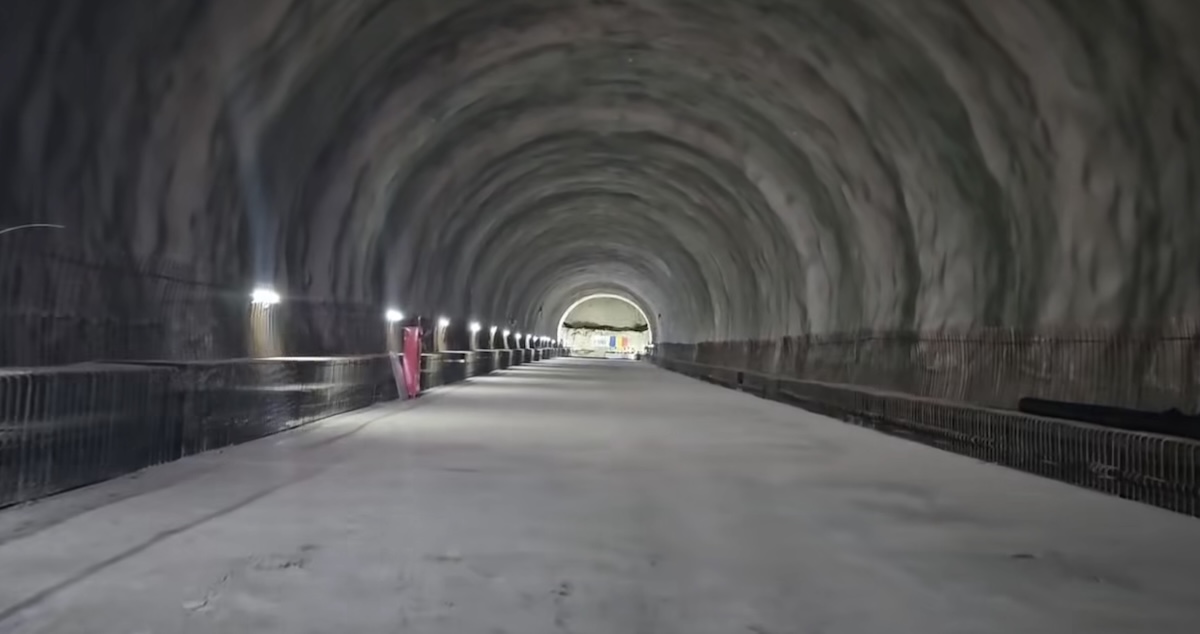 VIDEO Tunel străpuns pe secțiunea de autostradă dintre Margina și Holdea. Odată finalizat lotul se va putea circula din Sibiu spre Nădlac doar pe autostradă