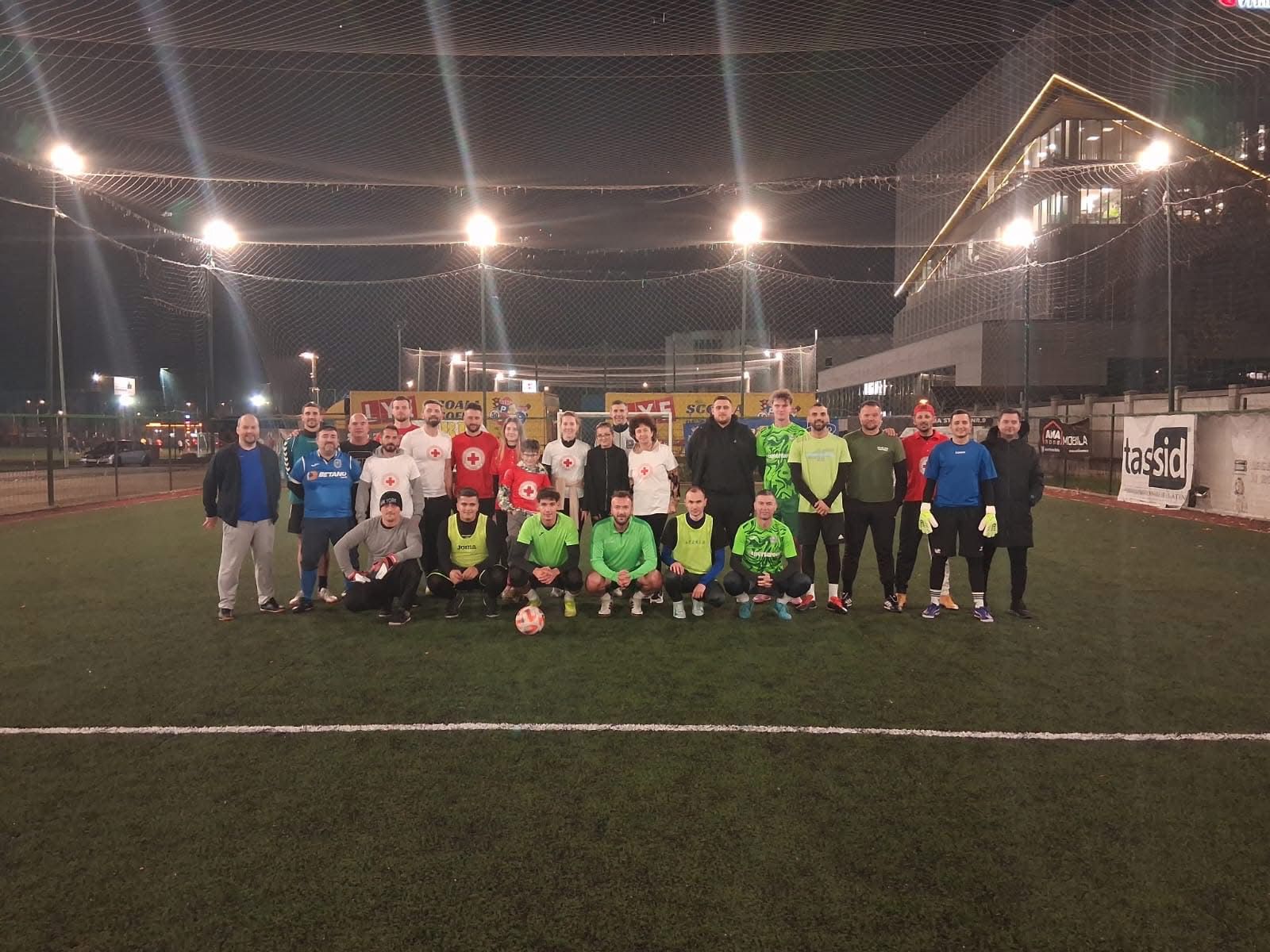 Trei sibieni, colegi de muncă, au creat „Experții”, un club de minifotbal pentru toate vârstele: „În jurul mingii se pot construi prietenii, caractere și proiecte care să schimbe în bine viața oamenilor”