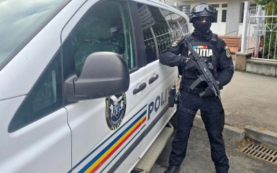 Un polițist aflat în timpul liber este cel care l-a prins pe constănțeanul acuzat de mai multe furturi. L-a văzut cum ar fi furat adidași și un rucsac dintr-un magazin din mall