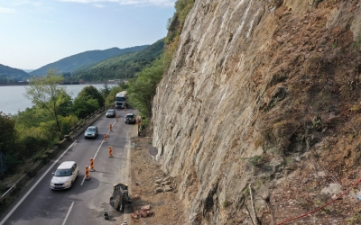 După mai bine de un an, lucrările pe Valea Oltului au ajuns la 40%. DRDP Craiova: nu se pot deschide mai multe puncte de lucru pentru că s-ar produce blocaje