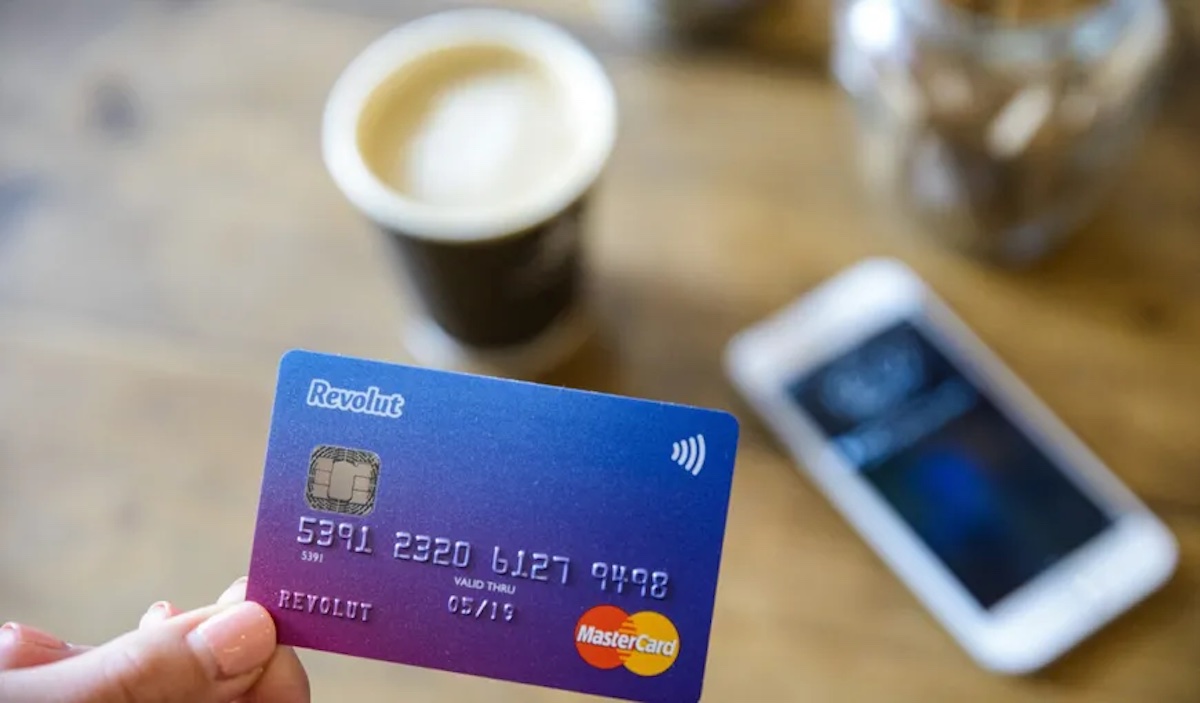 Utilizatorii Revolut, vizați de o creștere semnificativă a tentativelor de fraudă prin apeluri telefonice