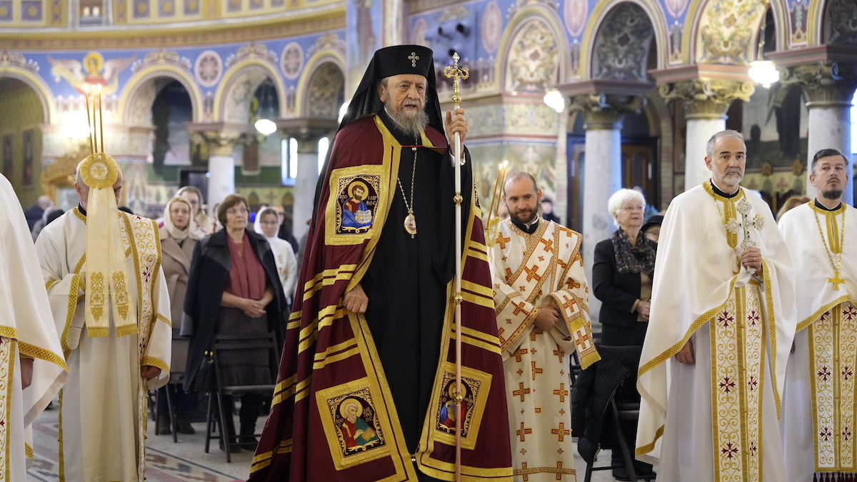 FOTO / VIDEO Mitropolitul Laurențiu Streza, două decenii în fruntea Arhiepiscopiei. A fost sărbătorit la Sibiu printr-un volum omagial și rugăciune