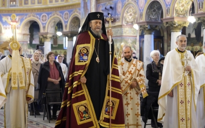 FOTO / VIDEO Mitropolitul Laurențiu Streza, două decenii în fruntea Arhiepiscopiei. A fost sărbătorit la Sibiu printr-un volum omagial și rugăciune