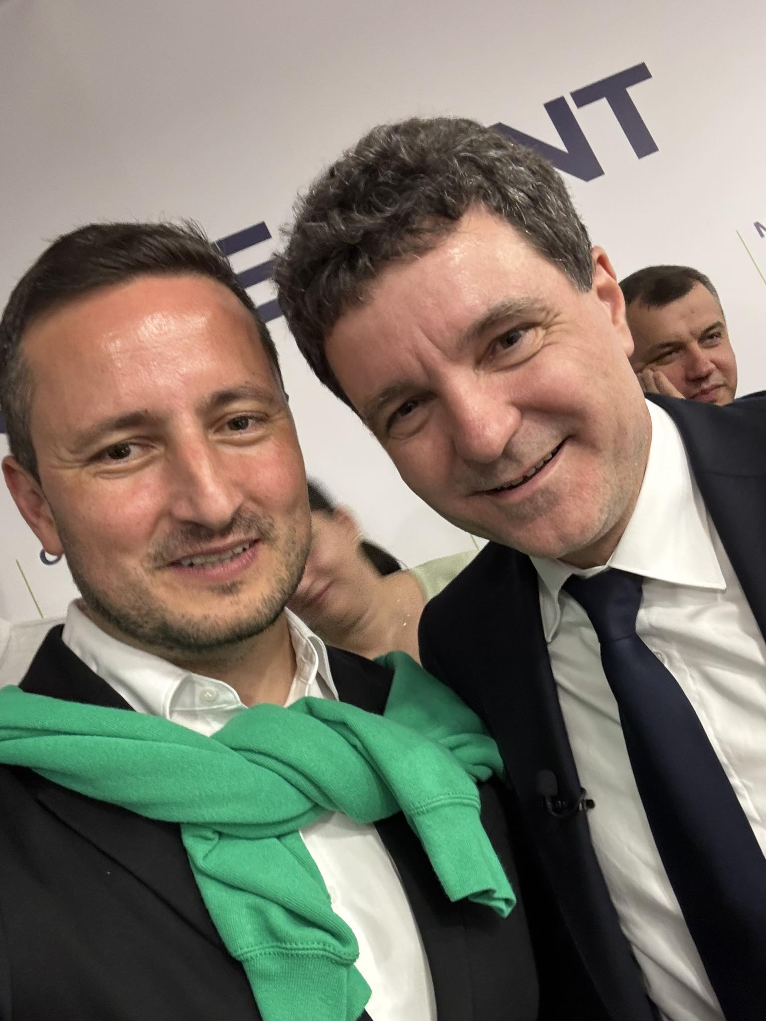 „Continuăm să facem politică subiectivă, fiecare ghicind după iapa lui și uitând că urbea contează mai presus de orice”. Nicu Ștefănuță ia apărarea președintelui Dan după demiterea lui Orban