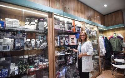 „Vrem să-i ajutăm pe oameni să ajungă mai ușor la produsele medicale de care au nevoie”. Magazinul Medical Corp, experiență și calitate în sprijinul sibienilor