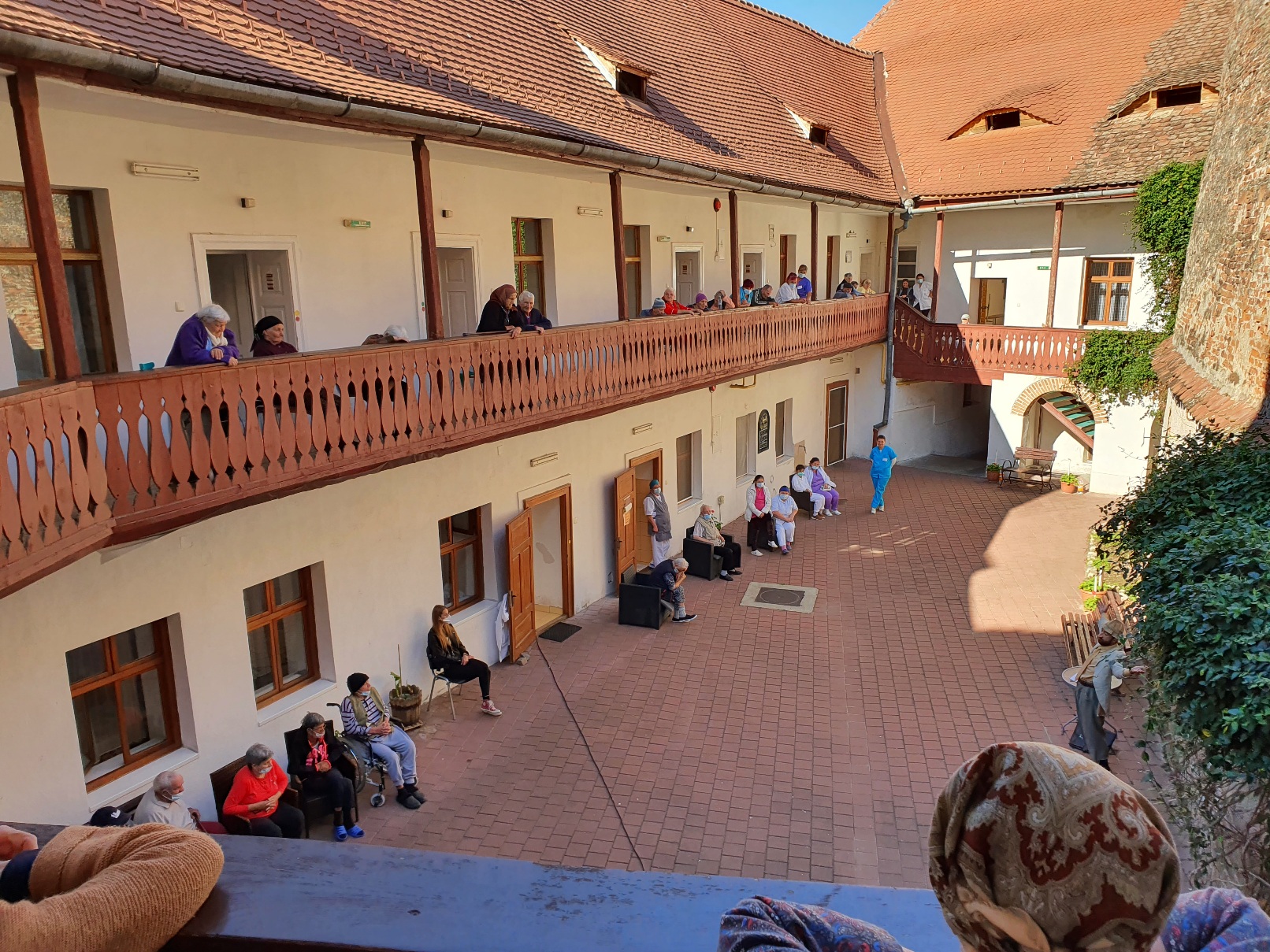 Să îmbătrânești devine mai scump: costul îngrijirii în căminele din Sibiu și Săliște crește cu peste 50%. CJ transmite că nu mai are bani pentru acest domeniu