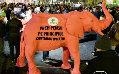 Protest în fața sediului Guvernului împotriva pensiilor speciale