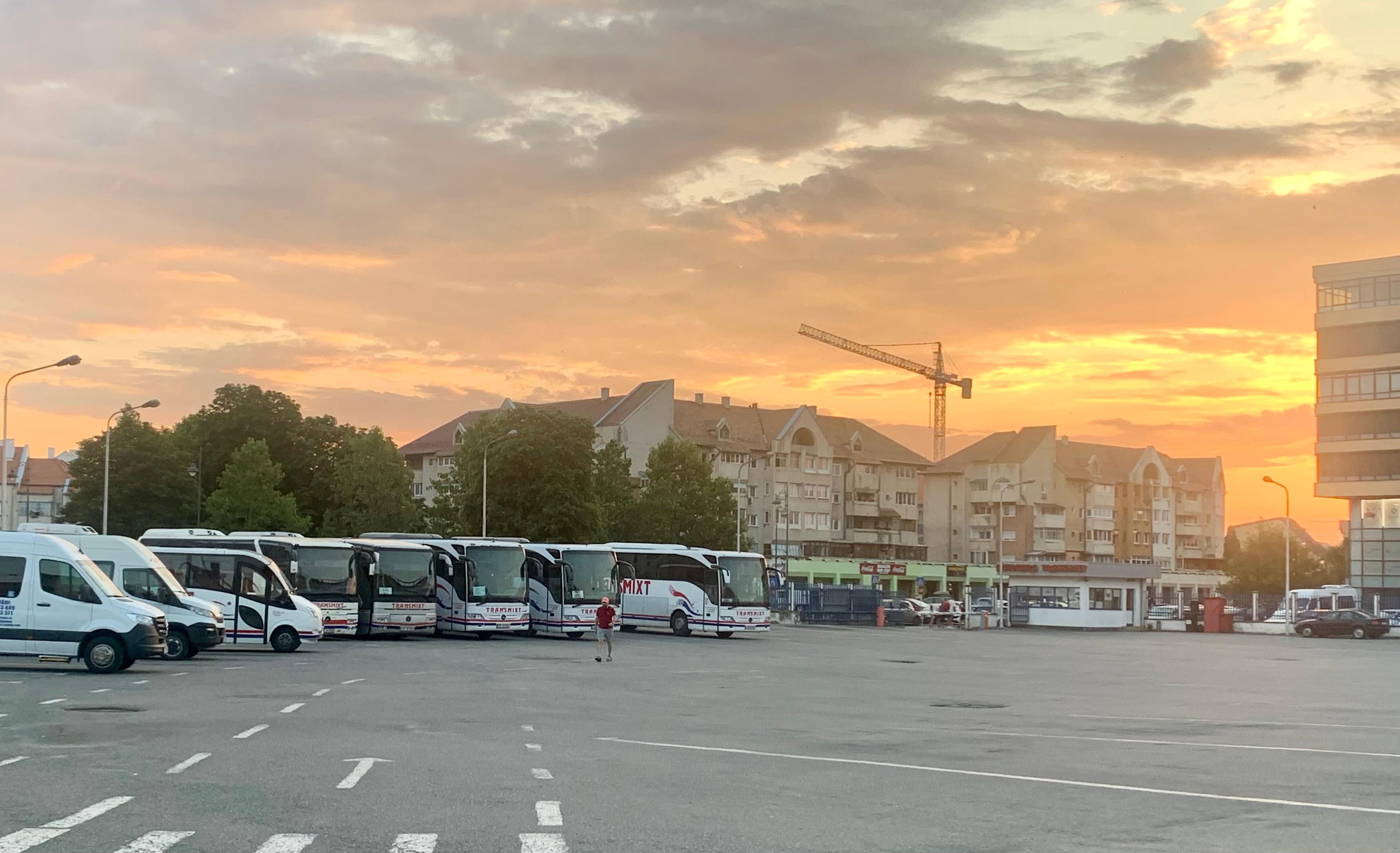 Finalul unei epoci: Transmixt își închide activitatea de transport persoane. Disponibilizează șoferii și își vinde autocarele