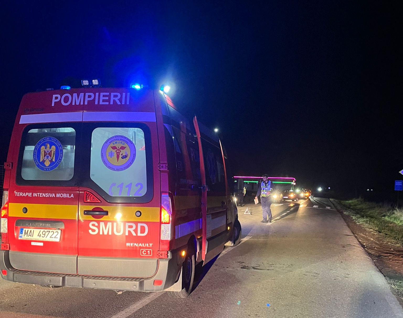 Un bărbat din Cisnădie a ajuns la spital după ce a fost lovit de o mașină în timp ce se deplasa pe carosabil