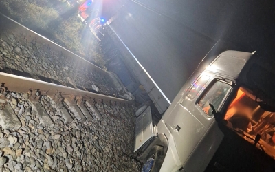 VIDEO A fost reținut șoferul TIR-ului care a blocat circulația trenurilor spre Sebeș. Avea o alcoolemie de 2,50 g/l