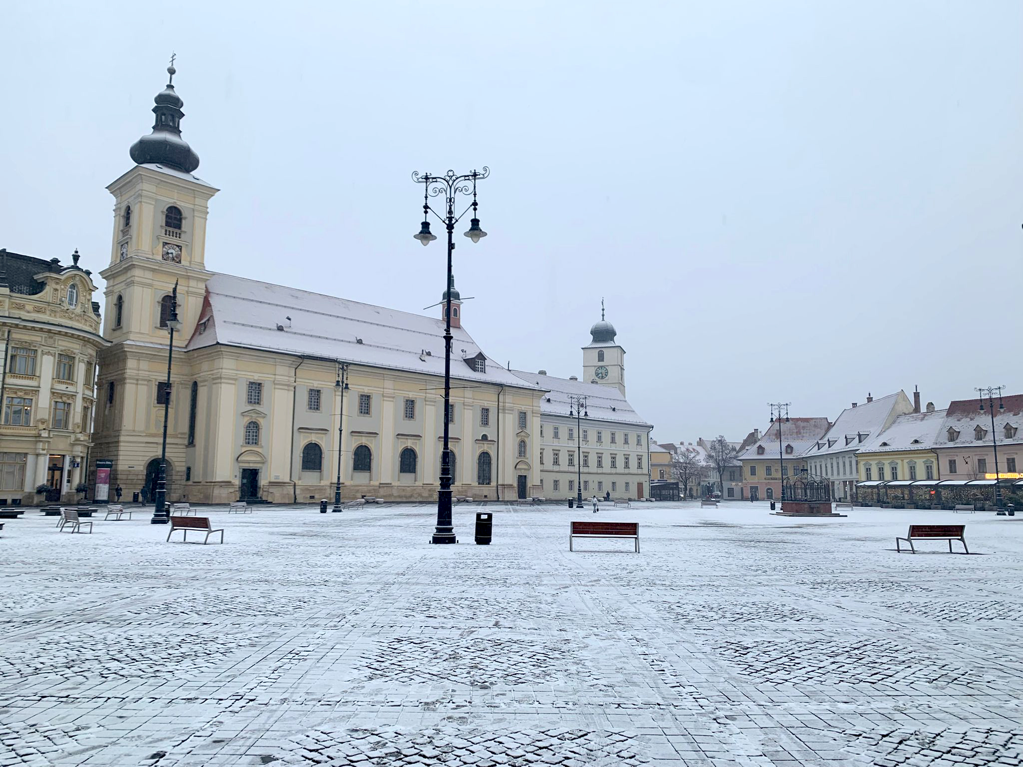 Ploaie și posibile ninsori în weekend. Cum va fi vremea săptămâna viitoare, în Sibiu