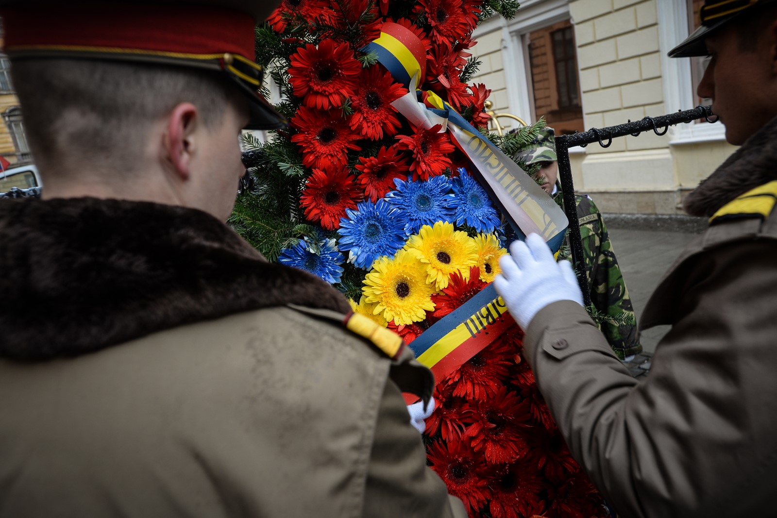 Programul de 1 Decembrie, la Sibiu: Fără paradă militară, cu depuneri de coroane, simpozioane și retragere cu torțe