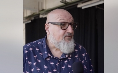 A.G. Weinberger sărbătorește la Sibiu o viață de blues și gânduri. Va lansa aici cartea ”care cântă”