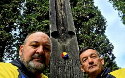 Doi ofițeri sibieni au mers până în Austria și au oprit la fiecare cimitir în care se odihnesc ostași români. „Am fost pe la mormintele celor pe care nu-i vizităm niciodată”