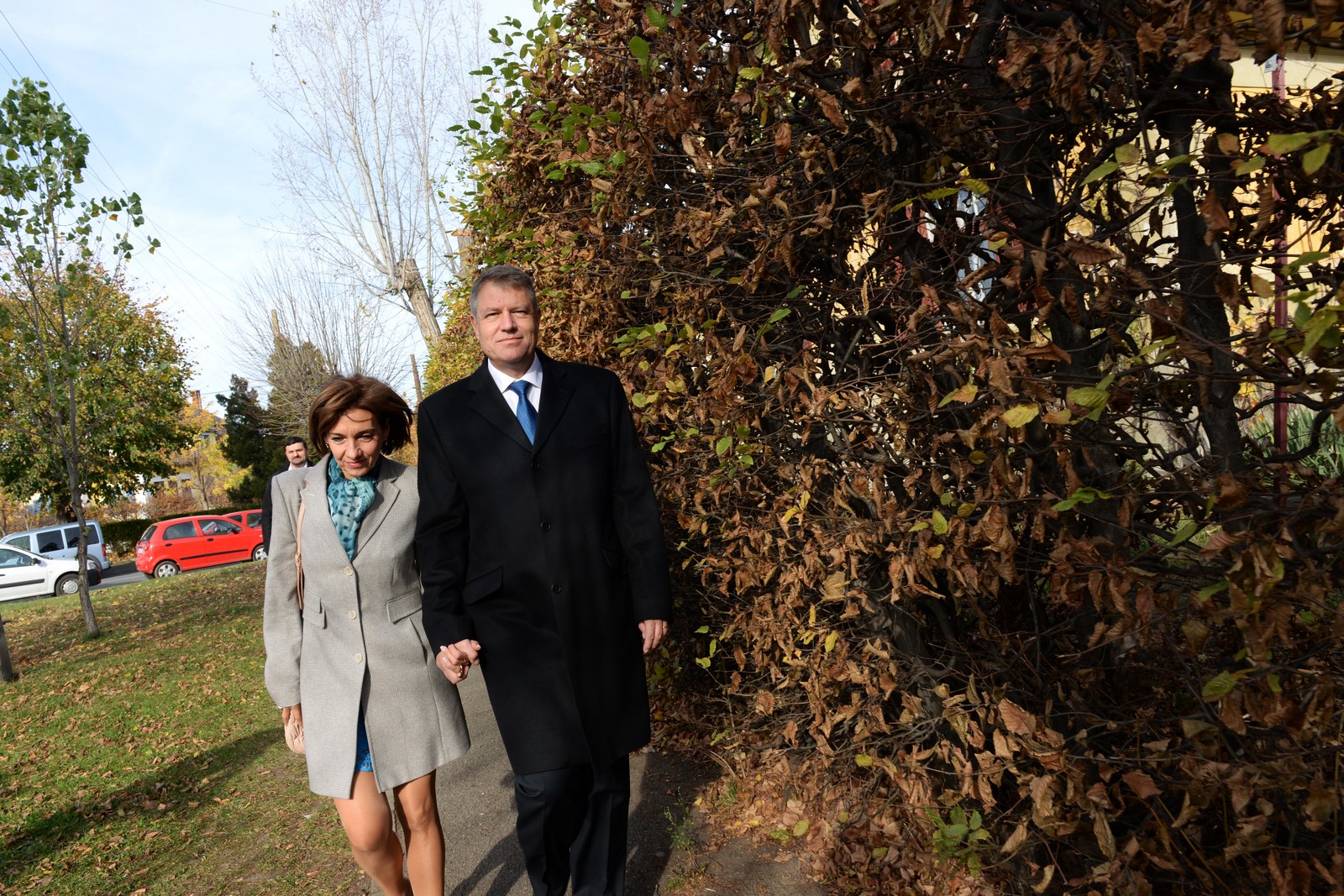 Dosarul prin care Fiscul cere aproape un milion de euro familiei Iohannis este în faza de verificare. Judecarea sechestrului asigurător este încadrată la „confidențial”