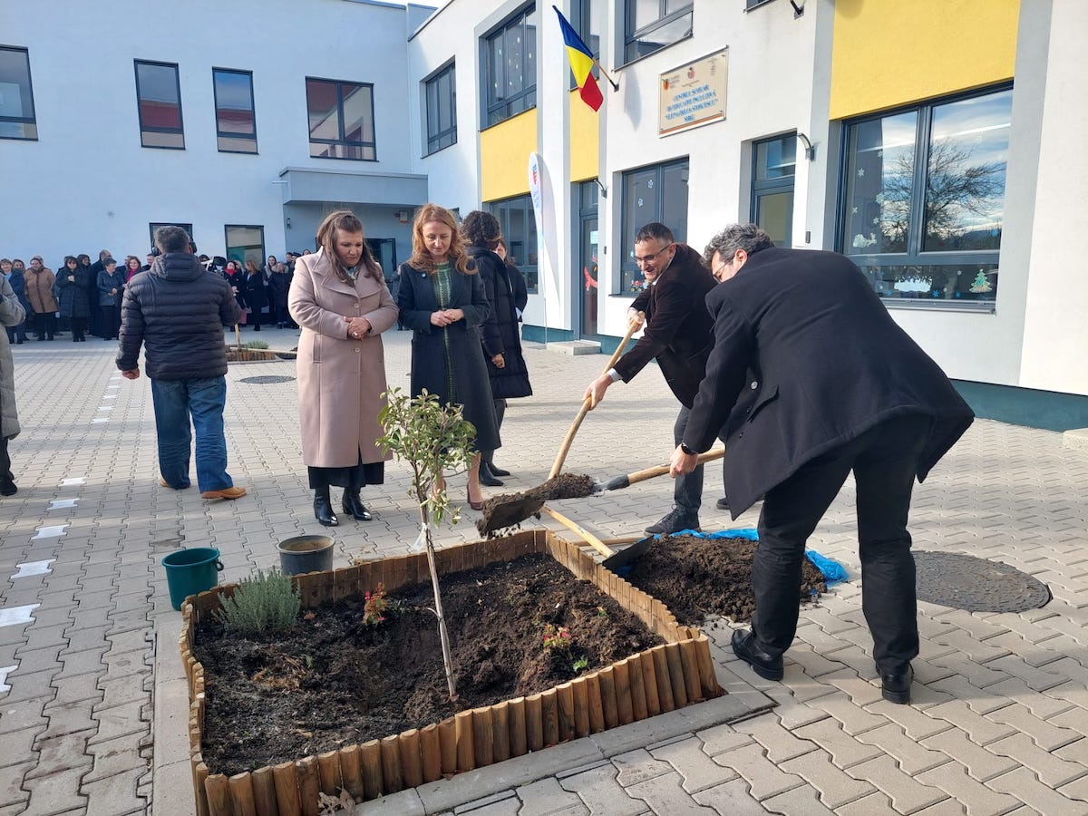 Centrul de Educație Incluzivă Nr.1 primește oficial numele Deliei Stoicescu. Părintele Necula anunță instituirea unui premiu în onoarea ei