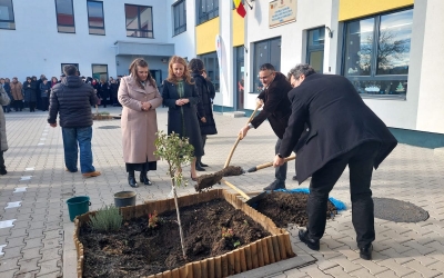 Centrul de Educație Incluzivă Nr.1 primește oficial numele Deliei Stoicescu. Părintele Necula anunță instituirea unui premiu în onoarea ei